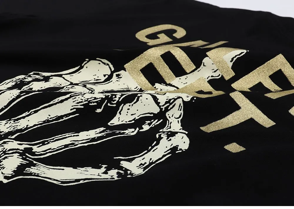 No. 6006, batch 110, Gallery DEPT skull and hand bone printing, hot stamping brand LOGO letter design, American street fashion short sleeves. Selected 230g 32-count smooth double yarn fabric, fine workmanship and superb quality! The fit is loose and super comfortable to wear, and the size is 2 sizes larger than the normal domestic size. Color: black; Size: S M L